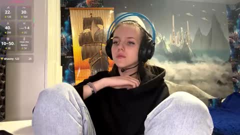 Hi Im Aria 18 years old online show from December 18, 3:51 pm