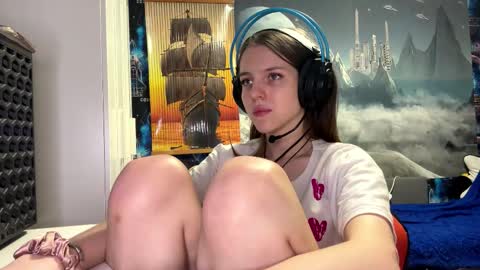 Hi Im Aria 18 years old online show from December 1, 5:00 pm