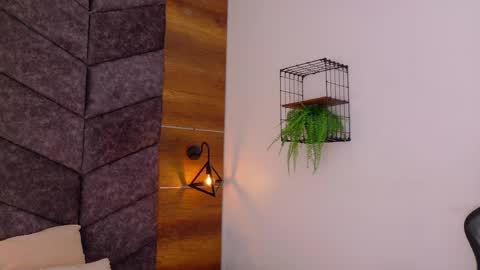  Memphis Williams  online show from April 16, 2:55 am