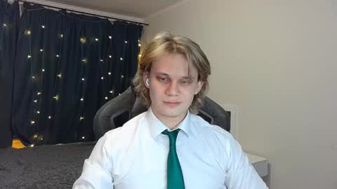 Mickey online show from December 25, 5:15 pm