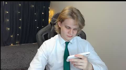 Mickey online show from December 27, 5:26 pm