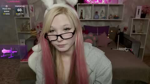 MeowkaKitty online show from May 6, 3:01 am