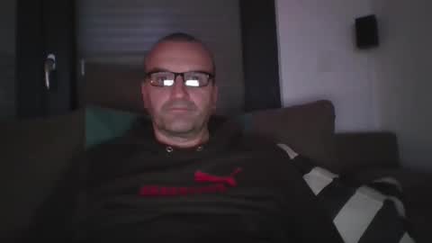 Pat online show from December 24, 9:33 pm