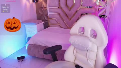    online show from October 20, 8:47 pm