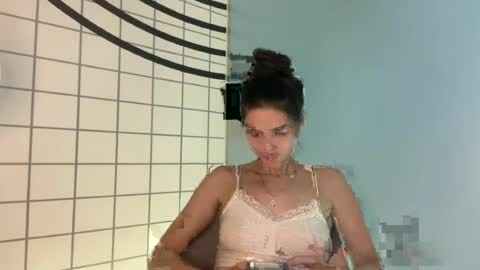 LEVA online show from June 24, 2:35 pm