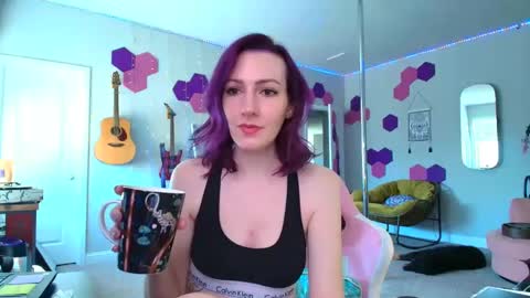 Meredith Bae online show from February 25, 8:42 pm