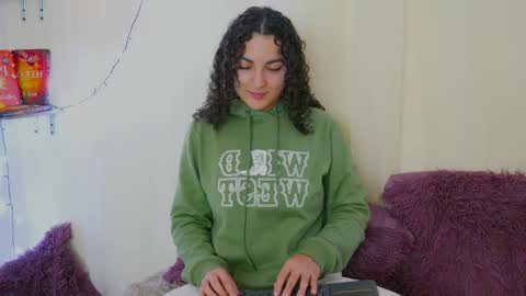 Merida Bell online show from December 2, 12:34 am