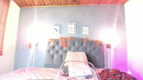 meridalane online show from October 3, 10:40 pm