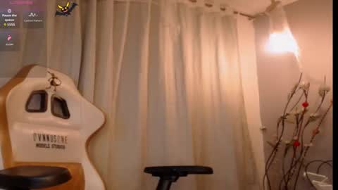 meriiiidaa online show from November 2, 3:17 am