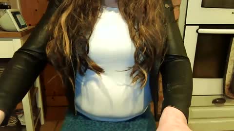 messyxdresser online show from March 10, 9:29 pm