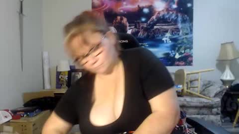 Mommy Jaxx online show from December 9, 4:01 am