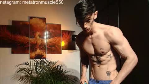 Snapshot of metatron_muscle chatting on October 20, 1:43 am Dany online show from October 20, 1:43 am