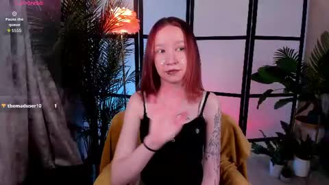 Mia online show from July 3, 6:45 pm