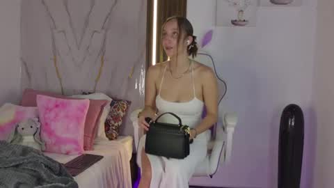 Mia Blonde online show from September 13, 7:38 pm