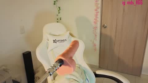 Mia adams  online show from September 19, 2:37 am