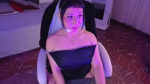 mia online show from February 20, 4:45 am