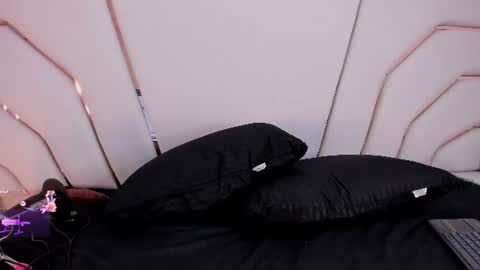 Mia Cartter online show from July 7, 3:52 am