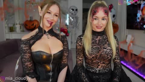 Snapshot of mia_cloudy chatting on October 30, 3:34 pm Mia and friends online show from October 30, 3:34 pm