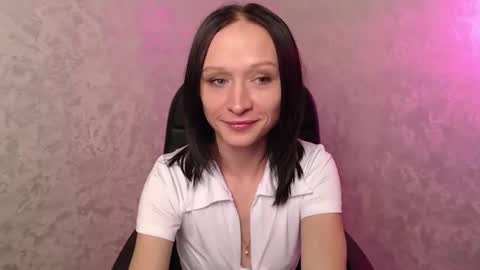 Mia online show from October 11, 10:09 am