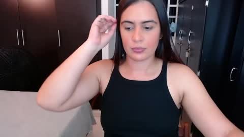 Snapshot of mia_danielsx chatting on December 29, 1:34 am Mia online show from December 29, 1:34 am