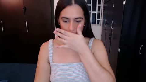 Snapshot of mia_danielsx chatting on December 18, 2:42 am Mia online show from December 18, 2:42 am