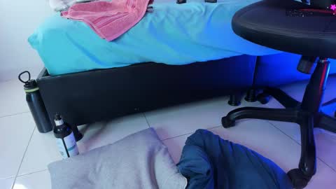 Mia online show from February 25, 2:25 am