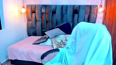 mia_ferrer18 online show from June 19, 2:12 pm