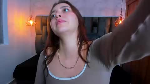 mia_ferrer18 online show from July 1, 1:31 pm