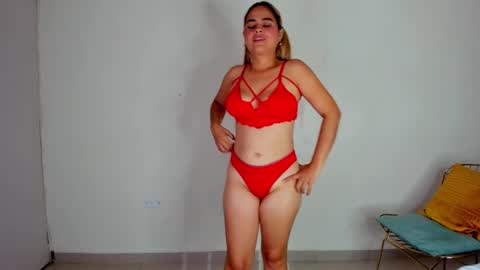Mia online show from January 17, 11:29 pm