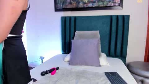 Mia online show from January 31, 10:07 pm