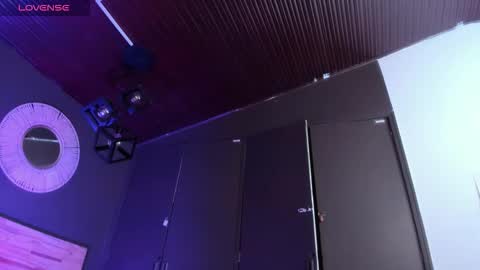 Val  online show from October 5, 2:24 pm