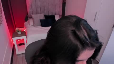 Val  online show from June 3, 8:03 pm