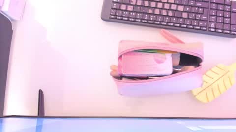    online show from October 21, 12:10 pm