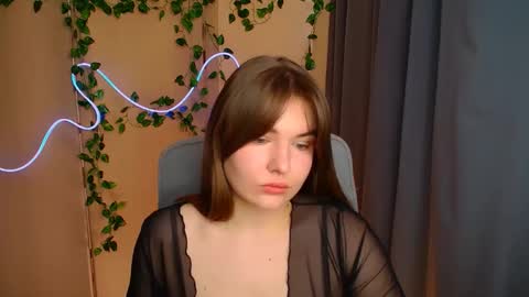 mia_lemm online show from April 16, 6:02 am