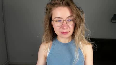 Mia online show from January 11, 2:34 pm