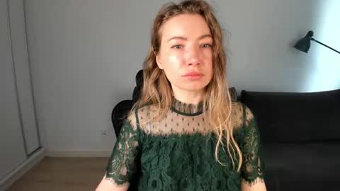 Mia online show from March 12, 8:18 am