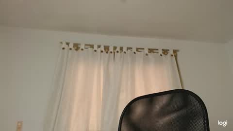 mia independent model online show from January 13, 3:09 pm