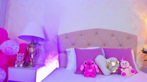 mia montess online show from April 8, 1:47 pm