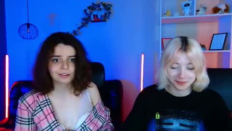 mia_mooon_ online show from May 28, 8:23 am