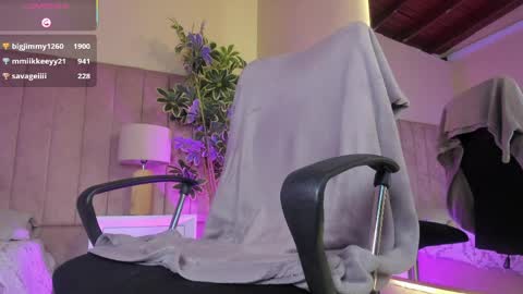 mia_mtnz02 online show from April 9, 4:49 am