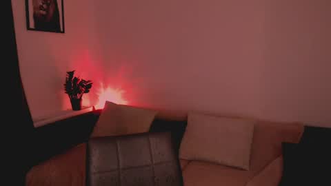 Mia online show from July 28, 4:39 pm