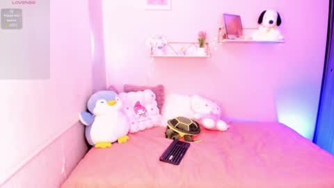 Mia online show from July 28, 7:50 pm