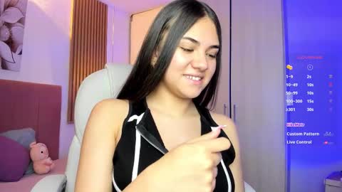 Mia Nevaeh - follow me online show from November 27, 8:27 pm