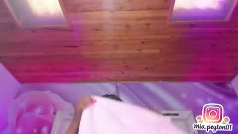 mia online show from February 27, 9:07 pm