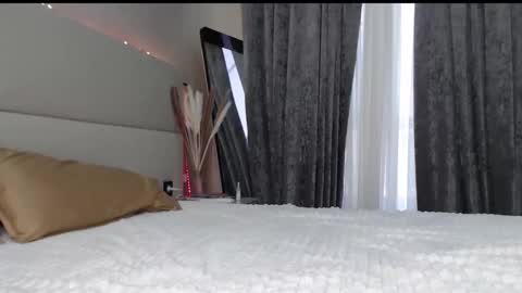 Mia Rie online show from April 9, 5:00 am