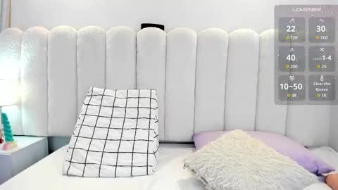 Snapshot of mia_rom chatting on February 22, 1:02 pm Mia online show from February 22, 1:02 pm