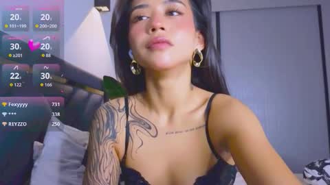 Mia online show from October 30, 5:57 pm