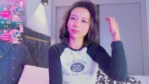 Mia online show from March 2, 6:27 am