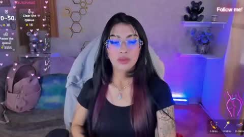 Mia online show from June 17, 2:11 pm