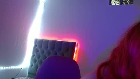 MIA VANTT online show from March 5, 9:02 pm